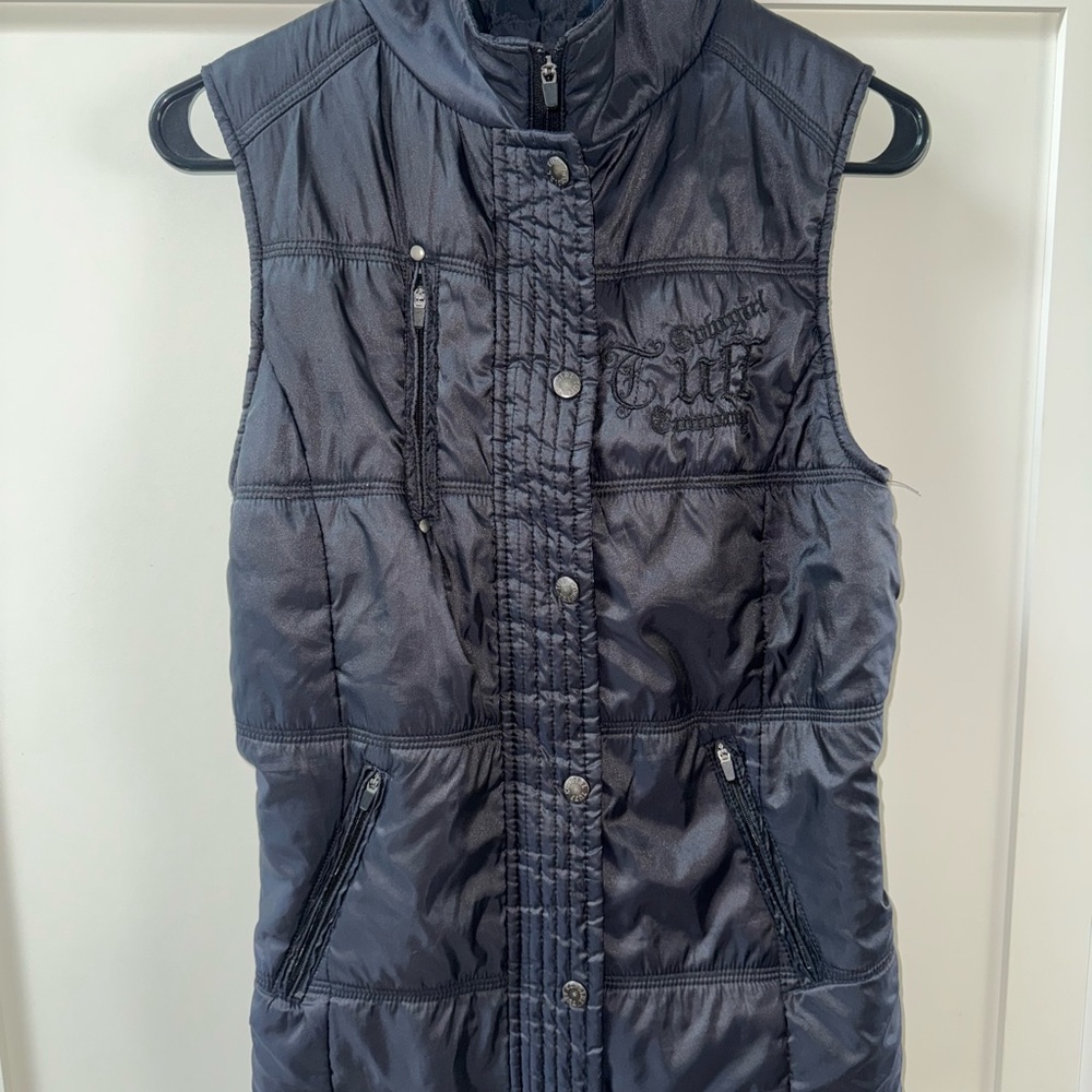 Cowgirl Tuff Women's Black Quilted Vest